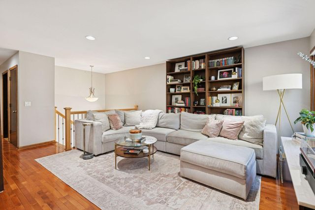 4680 Ridge Cliff Drive, Eagan, MN 55122