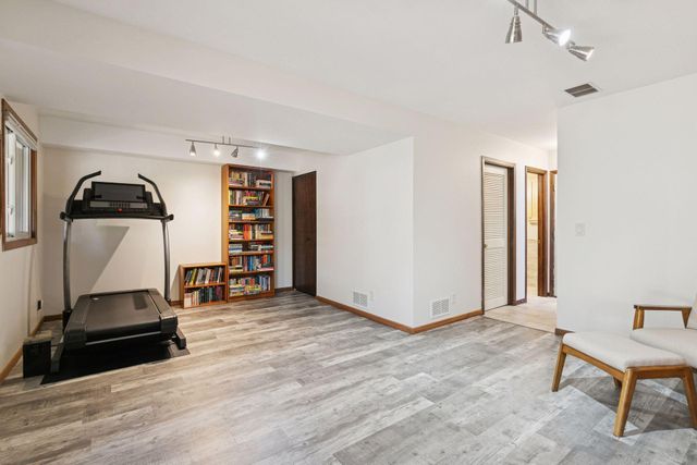 4680 Ridge Cliff Drive, Eagan, MN 55122