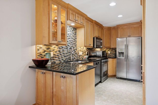 4680 Ridge Cliff Drive, Eagan, MN 55122