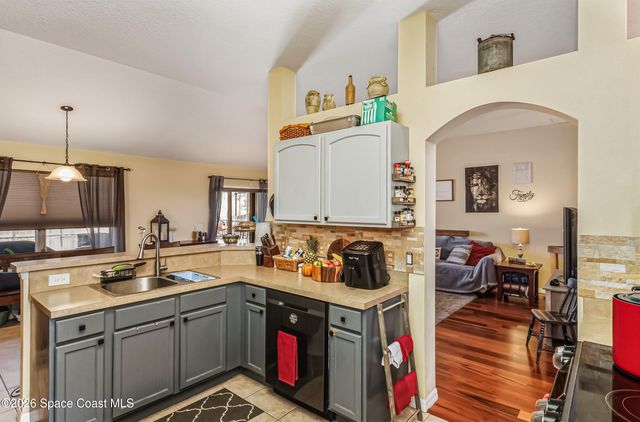 559 Mimosa Street SW, Palm Bay, FL 32907