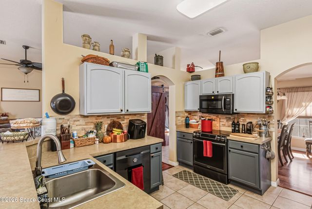 559 Mimosa Street SW, Palm Bay, FL 32907