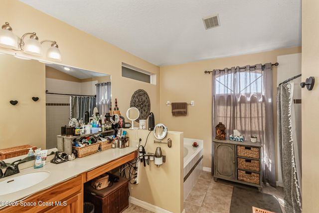 559 Mimosa Street SW, Palm Bay, FL 32907
