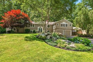 6 Millstream Drive, Exeter, NH 03833