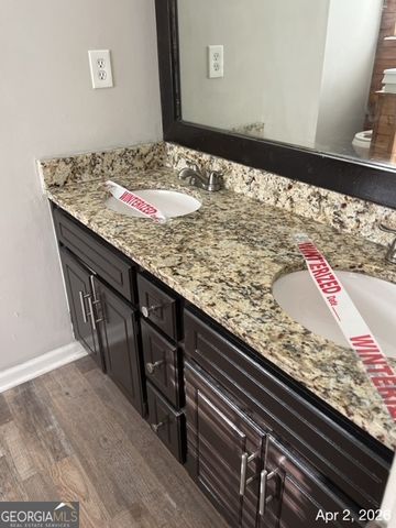 5051 CLIFF TOP Drive, Loganville, GA 30052