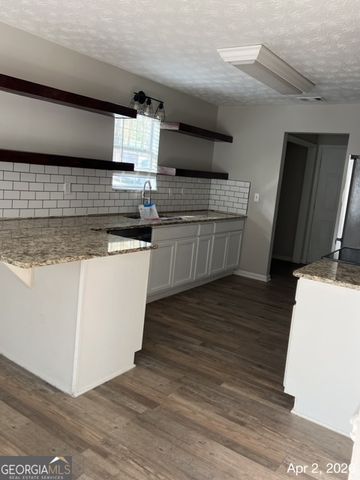 5051 CLIFF TOP Drive, Loganville, GA 30052