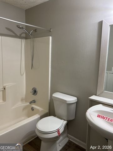 5051 CLIFF TOP Drive, Loganville, GA 30052