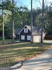 5051 CLIFF TOP Drive, Loganville, GA 30052