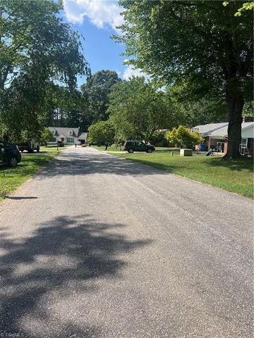 624 Wildwood Drive, North Wilkesboro, NC 28659