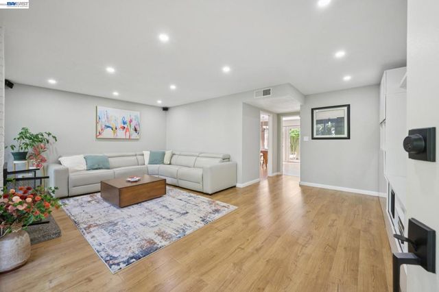 3027 Linda Vis, Alameda, CA 94502