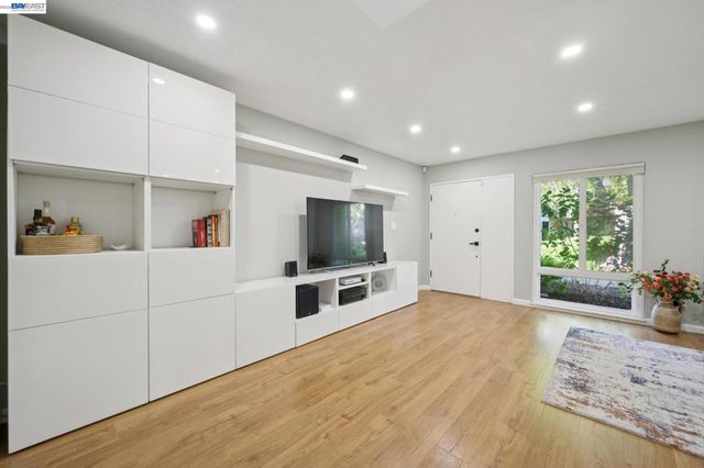 3027 Linda Vis, Alameda, CA 94502