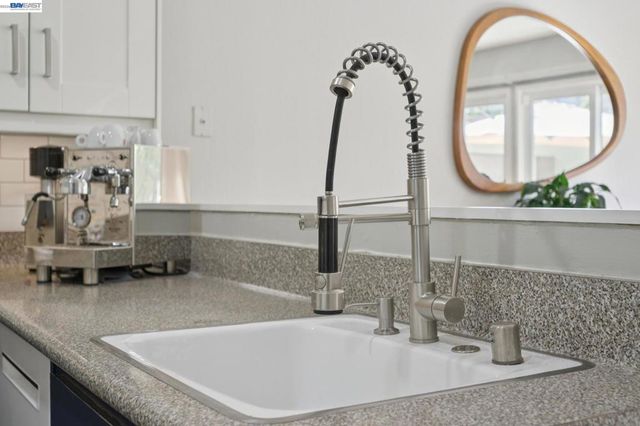 3027 Linda Vis, Alameda, CA 94502