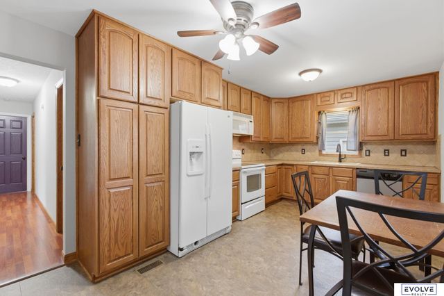 1135 E 2nd Street, Fremont, NE 68025