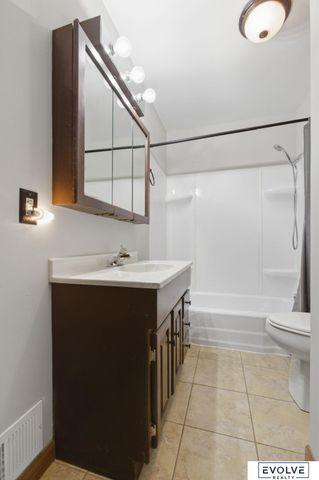 1135 E 2nd Street, Fremont, NE 68025
