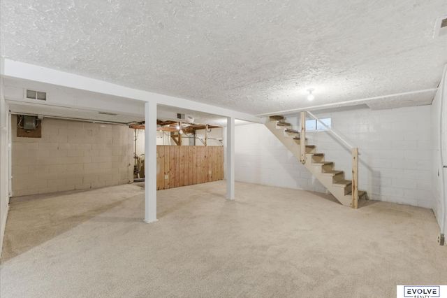 1135 E 2nd Street, Fremont, NE 68025
