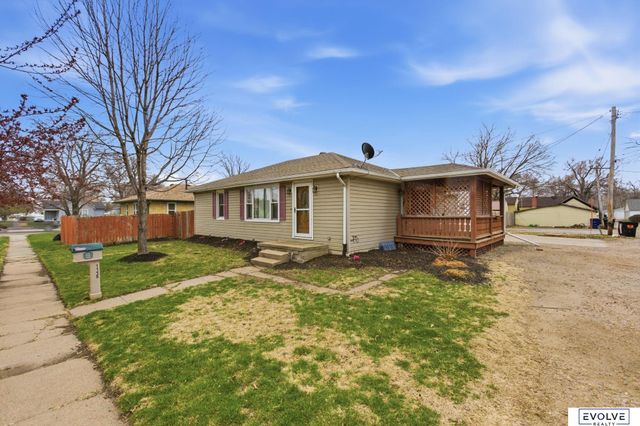 1135 E 2nd Street, Fremont, NE 68025