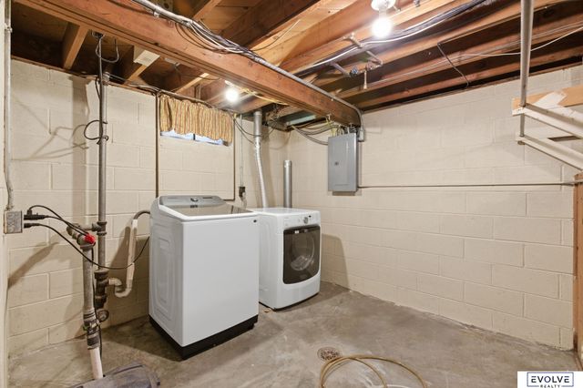 1135 E 2nd Street, Fremont, NE 68025