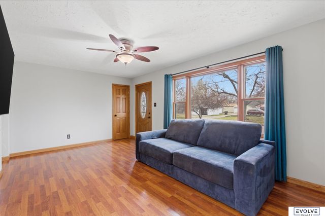 1135 E 2nd Street, Fremont, NE 68025