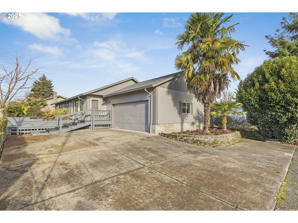 31509 Nw PACIFIC St, North Plains, OR 97133