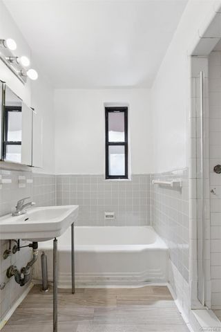 123-35 82nd Road 3N, Kew Gardens, NY 11415