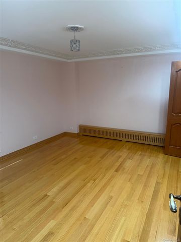 98-05 63rd Road 4k, Rego Park, NY 11374