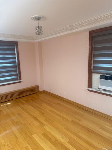 98-05 63rd Road 4k, Rego Park, NY 11374