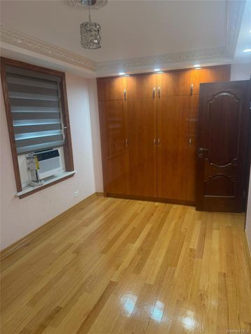 98-05 63rd Road 4k, Rego Park, NY 11374