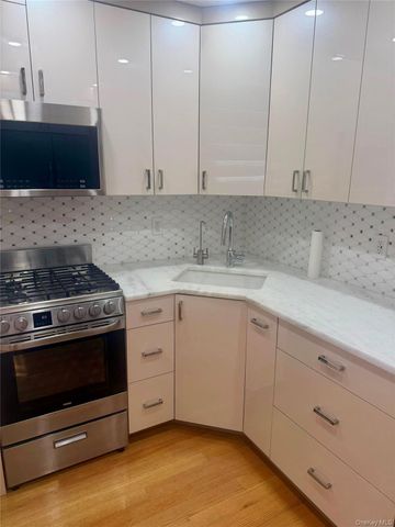 98-05 63rd Road 4k, Rego Park, NY 11374