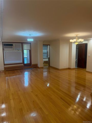 98-05 63rd Road 4k, Rego Park, NY 11374