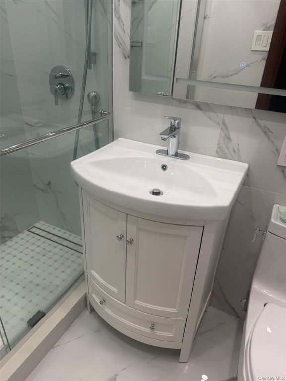 98-05 63rd Road 4k, Rego Park, NY 11374 — photo 2