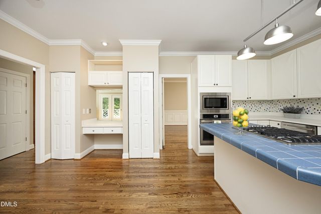 1121 Braswell Creek Point, Holly Springs, NC 27540