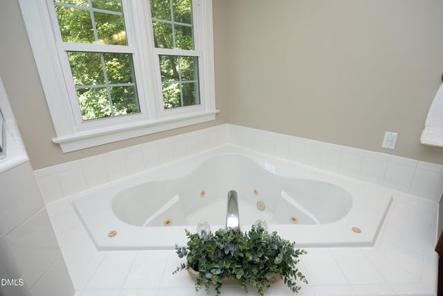 1121 Braswell Creek Point, Holly Springs, NC 27540