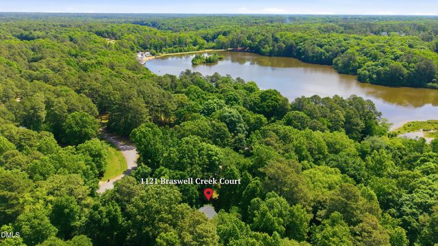 1121 Braswell Creek Point, Holly Springs, NC 27540