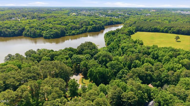 1121 Braswell Creek Point, Holly Springs, NC 27540