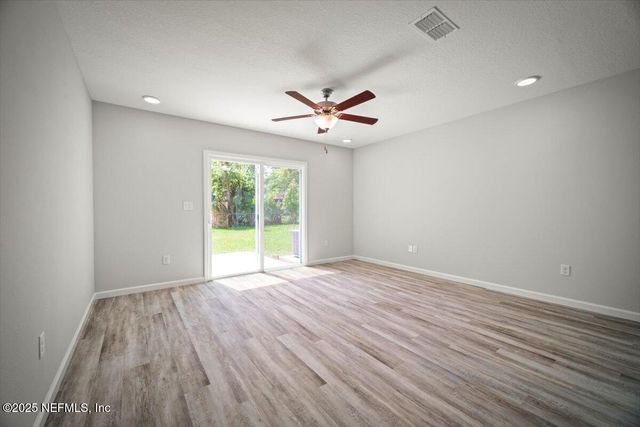 8918 FREE Avenue, Jacksonville, FL 32211