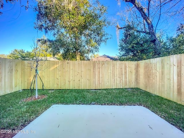 8918 FREE Avenue, Jacksonville, FL 32211