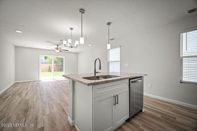 8918 FREE Avenue, Jacksonville, FL 32211