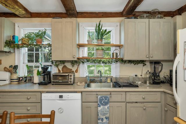 107 Town House Road, New Hampton, NH 03256