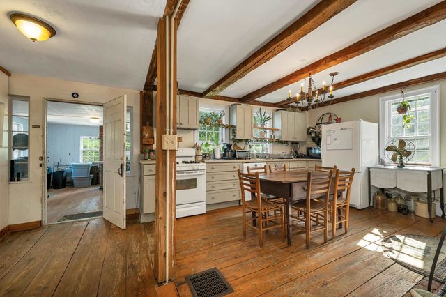 107 Town House Road, New Hampton, NH 03256