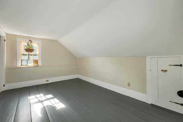 107 Town House Road, New Hampton, NH 03256