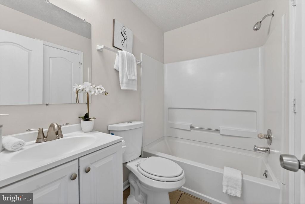 Image 14 of property listing at 1546 DEEP GORGE CT, Oxon Hill, MD 20745