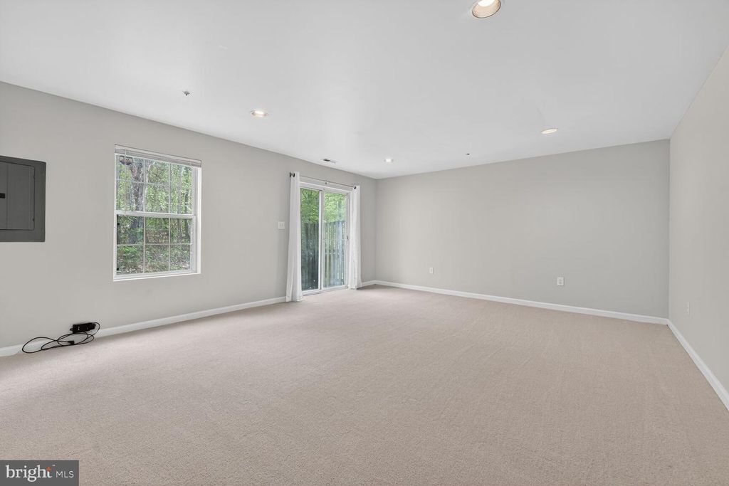 Image 16 of property listing at 1546 DEEP GORGE CT, Oxon Hill, MD 20745