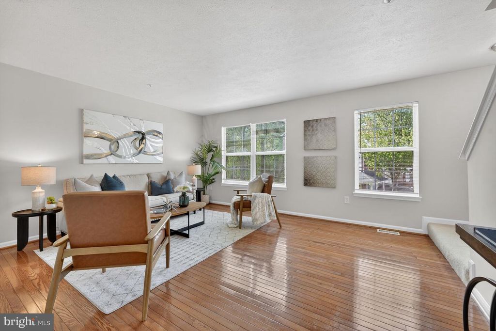 Image 3 of property listing at 1546 DEEP GORGE CT, Oxon Hill, MD 20745