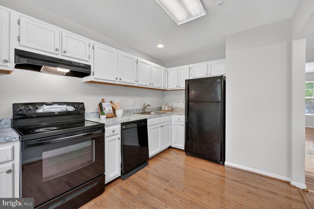 Image 5 of property listing at 1546 DEEP GORGE CT, Oxon Hill, MD 20745