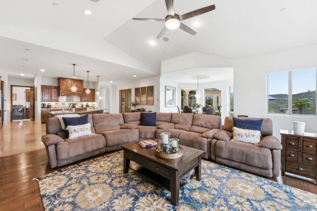 15480 Eastvale Rd, Poway, CA 92064