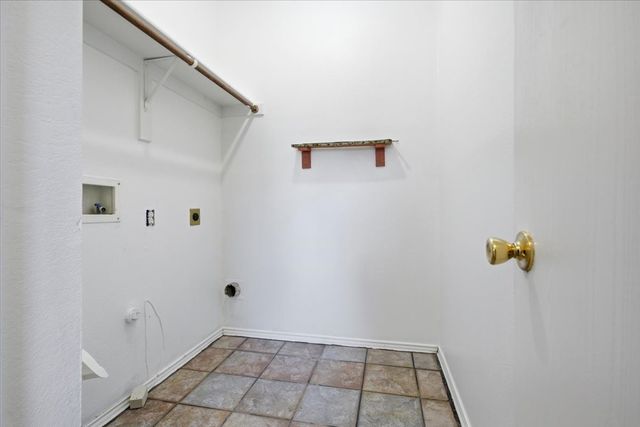 204 Newport Drive, Van Alstyne, TX 75495