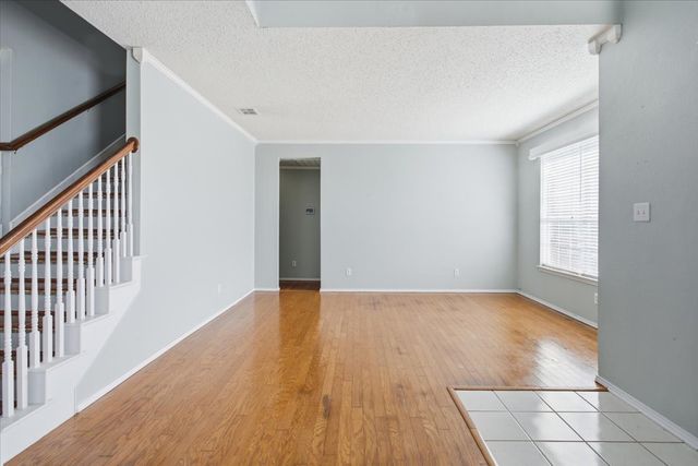 204 Newport Drive, Van Alstyne, TX 75495