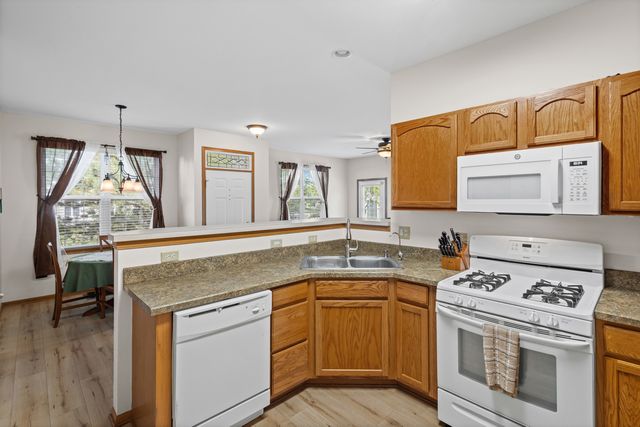 21452 Papoose Lake Drive 21452, Crest Hill, IL 60403