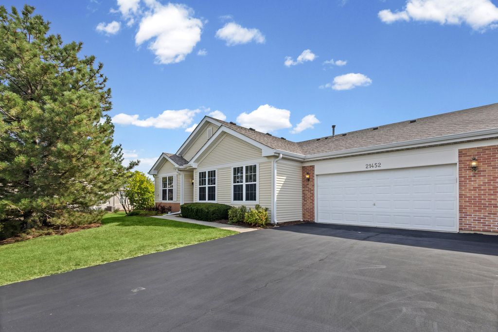 21452 Papoose Lake Drive 21452, Crest Hill, IL 60403