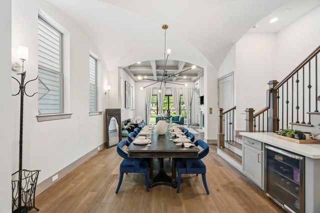 523 W 25th Street, Houston, TX 77008