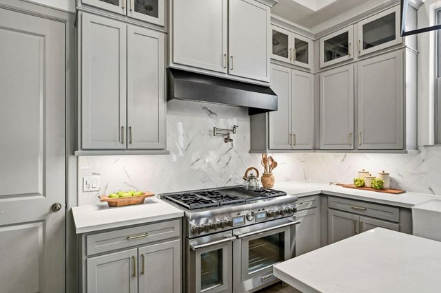 523 W 25th Street, Houston, TX 77008